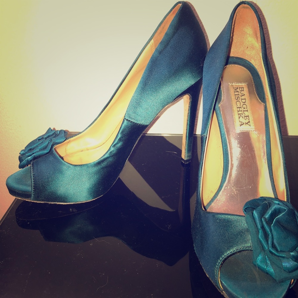Beautiful Badgley Mischka Silk Teal Heels